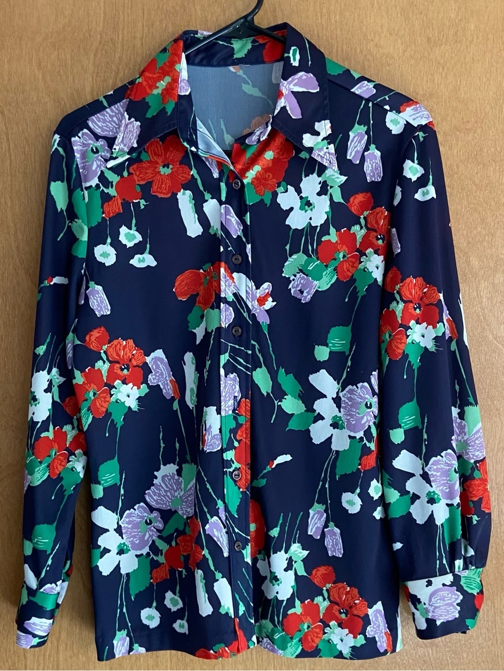 Vintage Navy Floral Button-Up Blouse. No tag. EXCELLENT condition